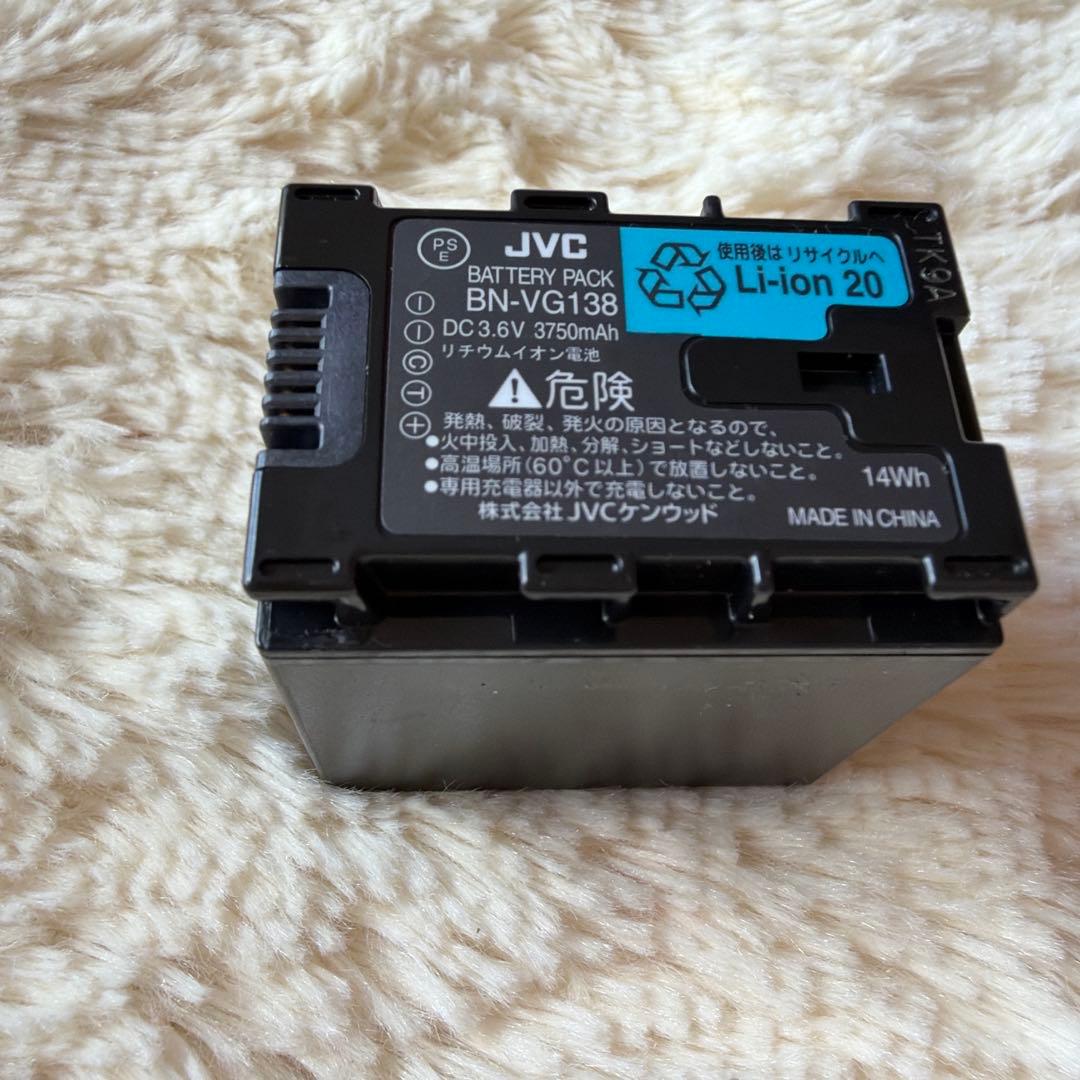 ビデオカメラ JVC Everio GZ-HM670-N 32GB