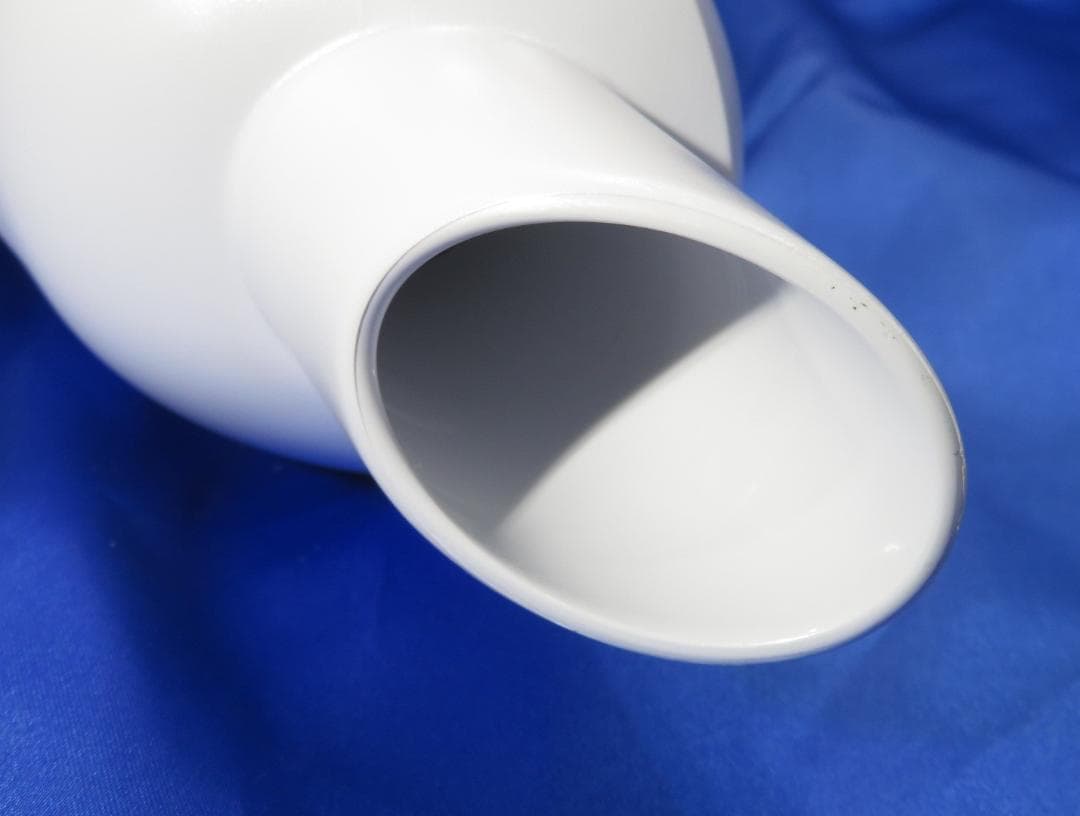 Makita　マキタ　展示品　 スティッククリーナー ホワイト　CL180FD