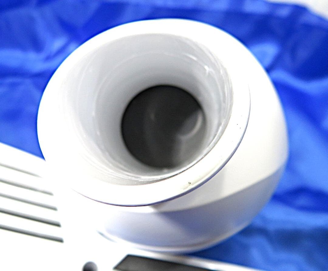 Makita　マキタ　展示品　 スティッククリーナー ホワイト　CL180FD