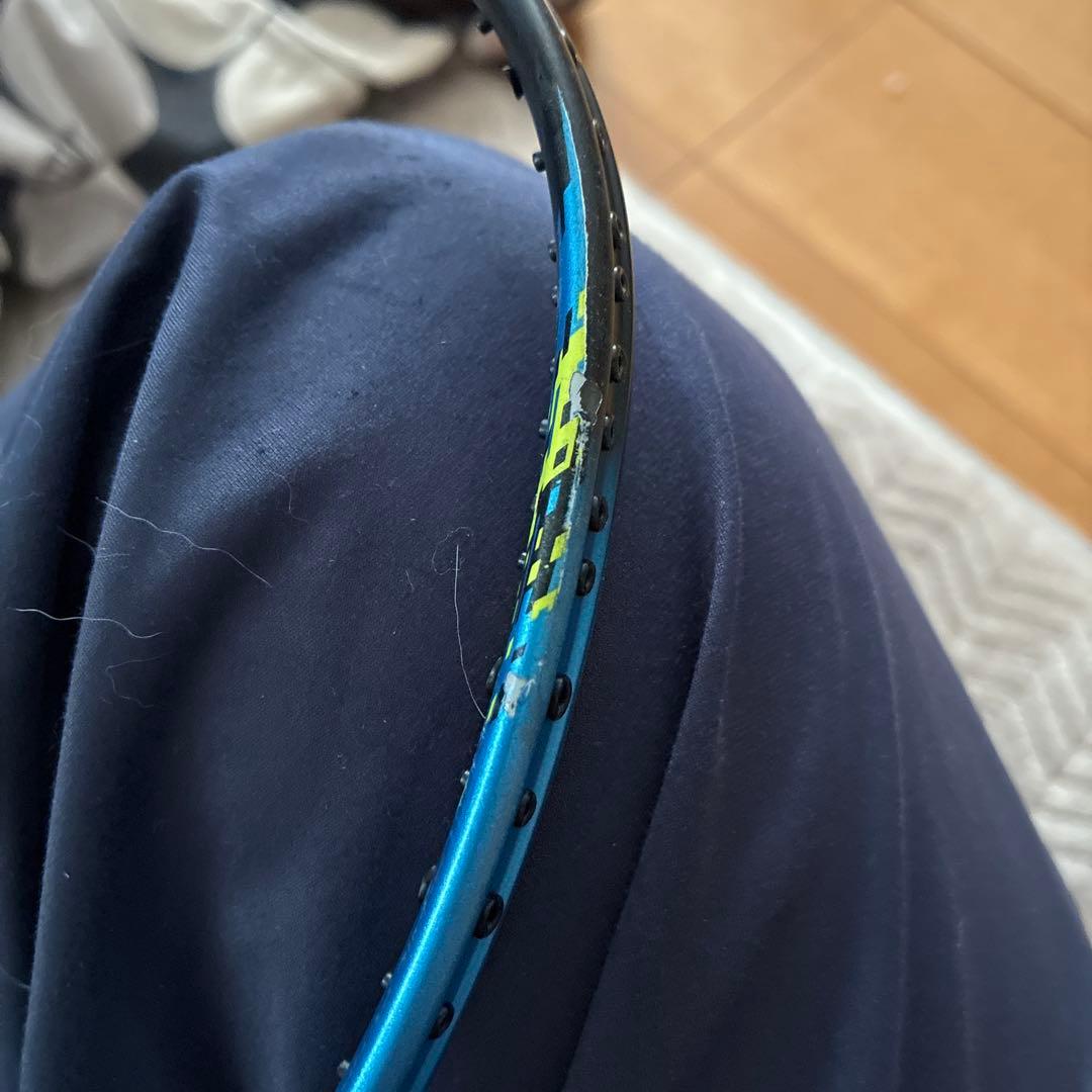 YONEXナノフレア 700 バドミントンラケット　4UG5