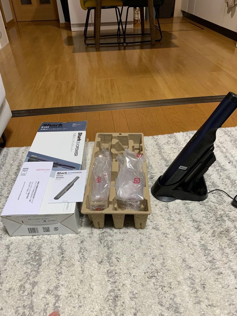 SHARK シャーク EVOPOWER WV210J 充電式ハンディクリーナー