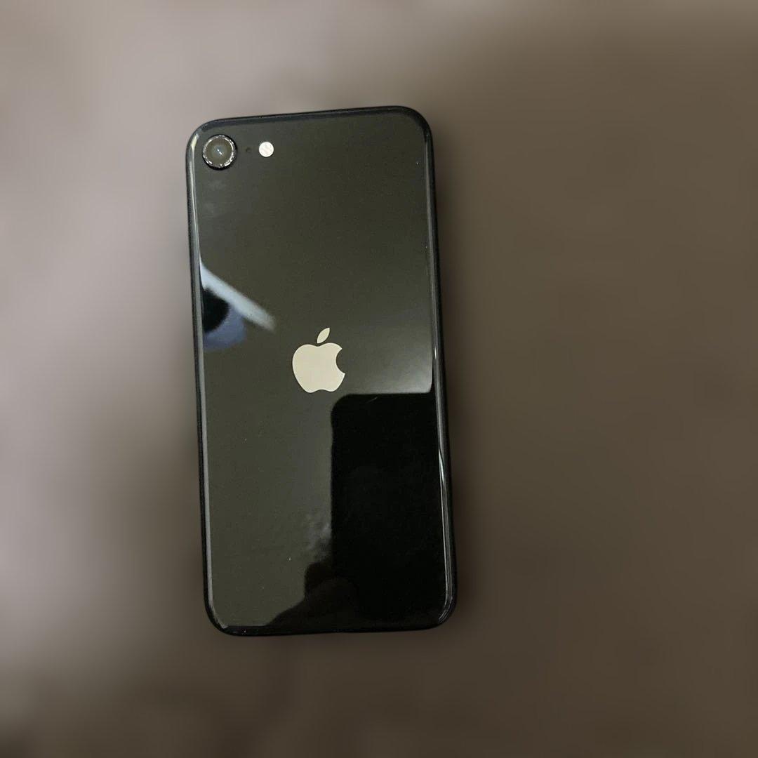 Apple iPhone SE第二世代ブラック 本体