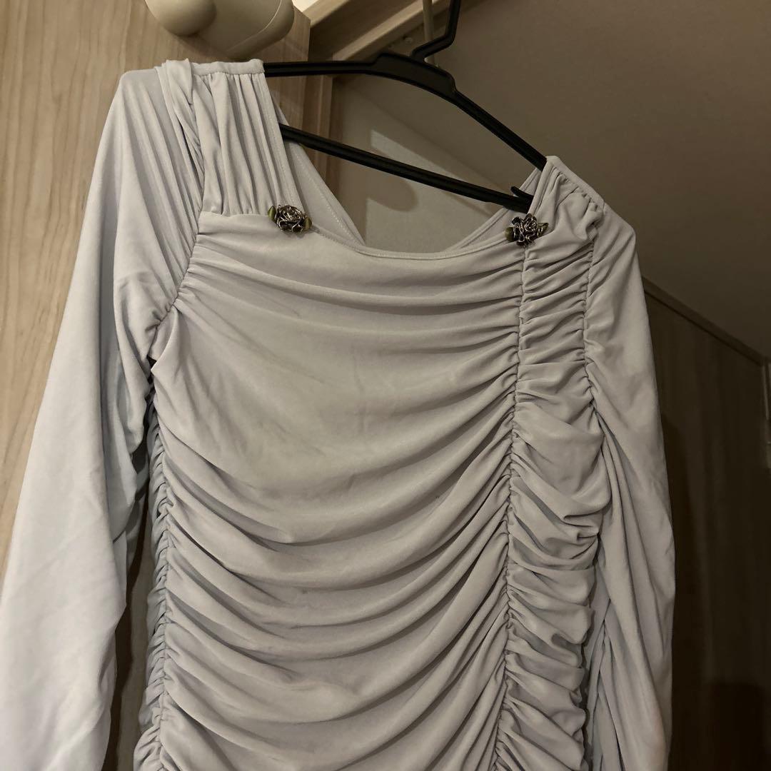 ライトグレー ドレープデザイン パーティードレス