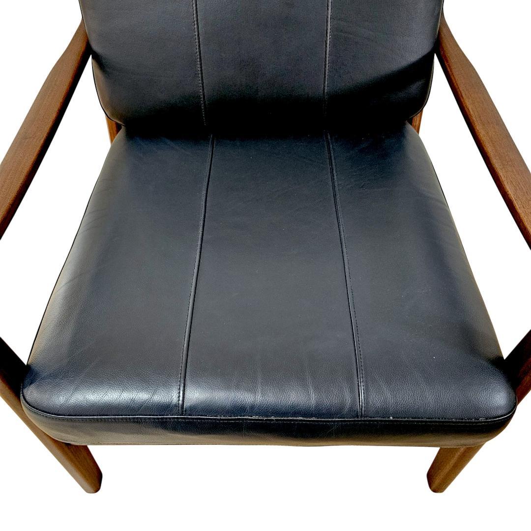 【美品】起立木工 ノルディ アームチェア① 黒 ウォールナット 椅子 レザー調