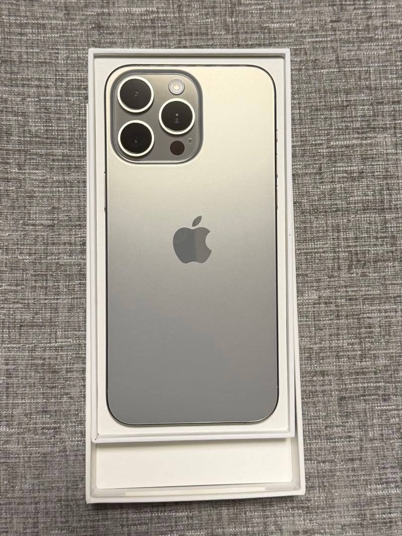 【美品】Apple iPhone 15 Pro Max 256GB ナチュラル