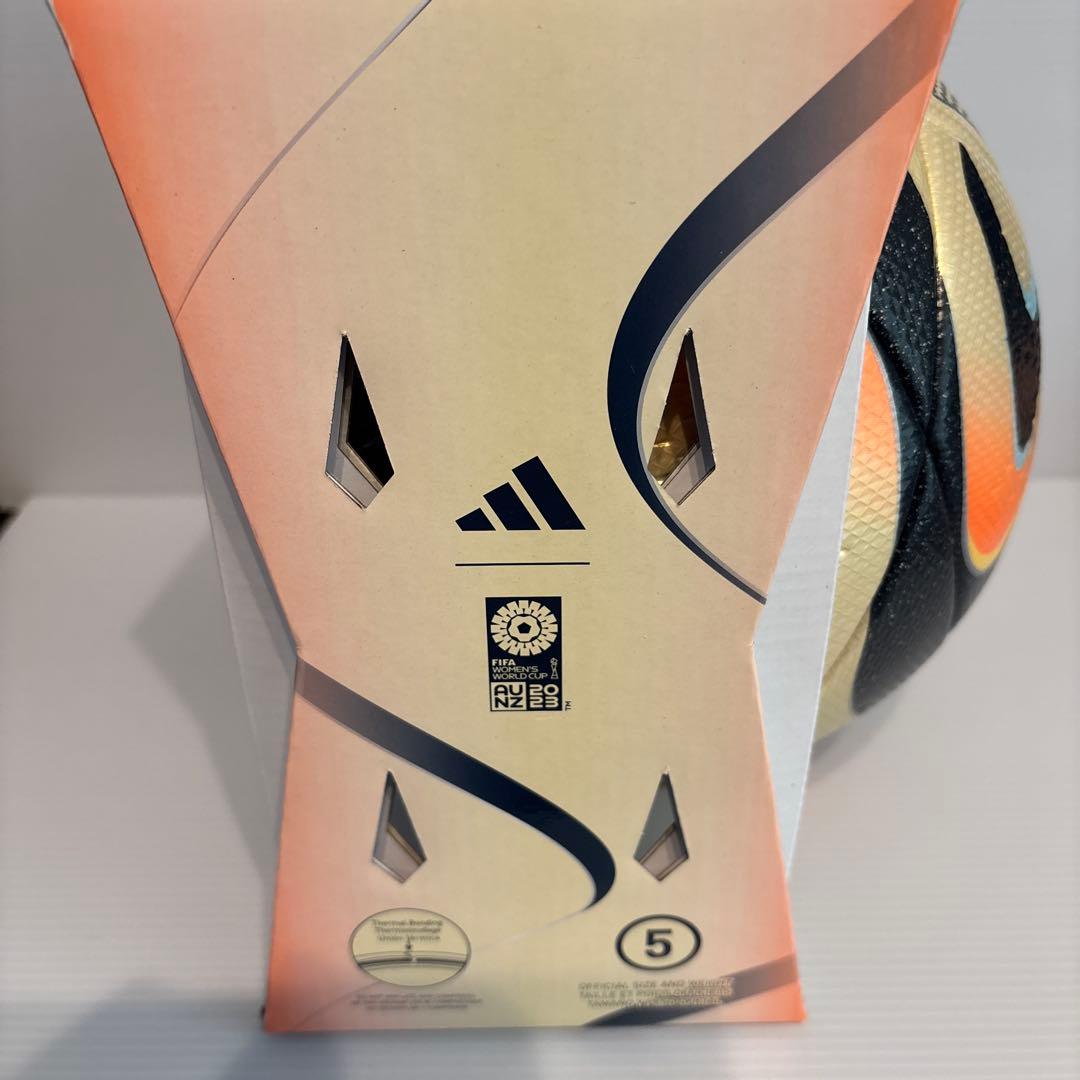 定価19800円　アディダス　サッカーボール　ファイナルオーシャンズプロ　新品