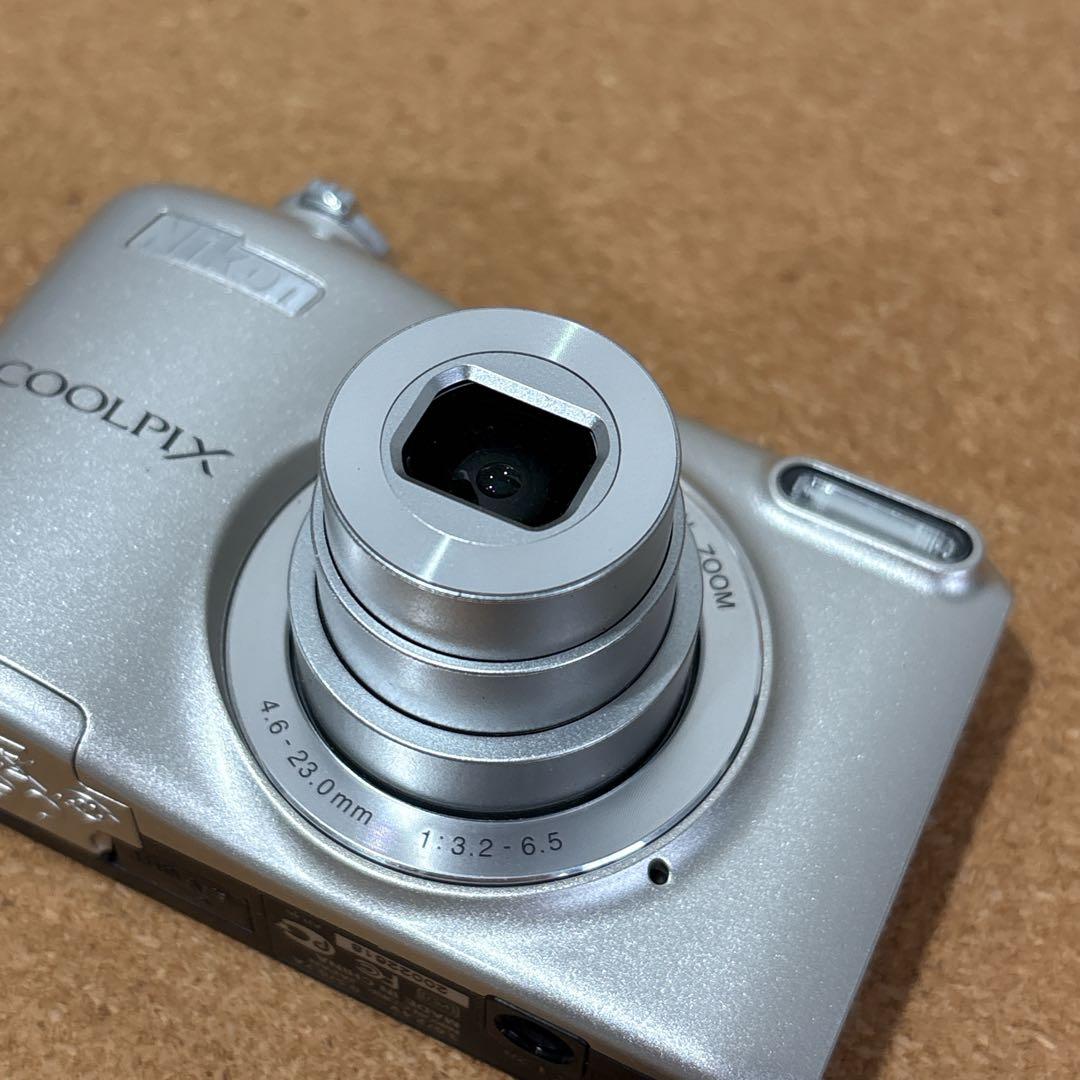 美品 Nikon ニコン COOLPIX クールピクス L28 単三電池使用