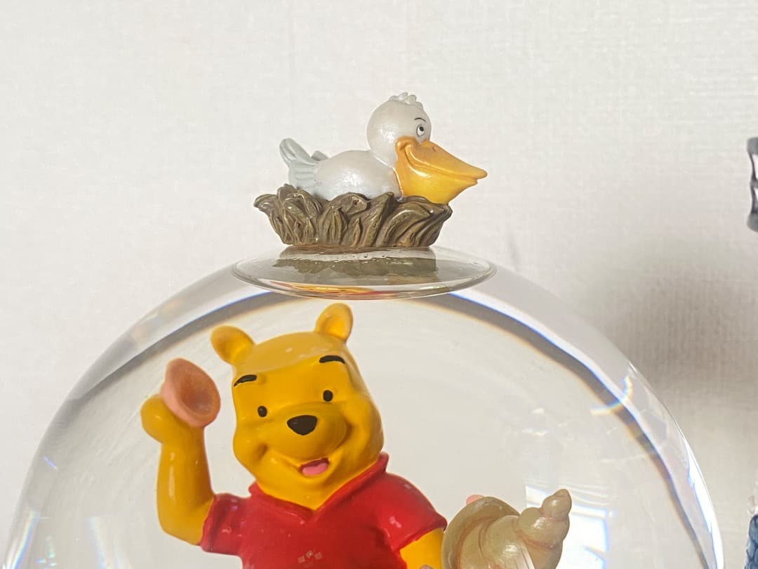 箱付き　くまのプーさん　オルゴール　灯台が点灯　スノードーム　灯台ライト