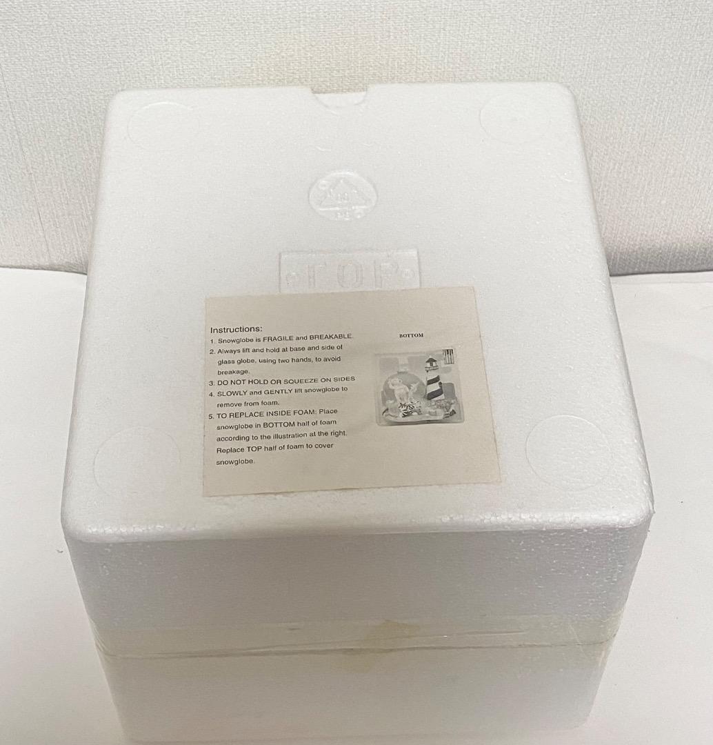 箱付き　くまのプーさん　オルゴール　灯台が点灯　スノードーム　灯台ライト