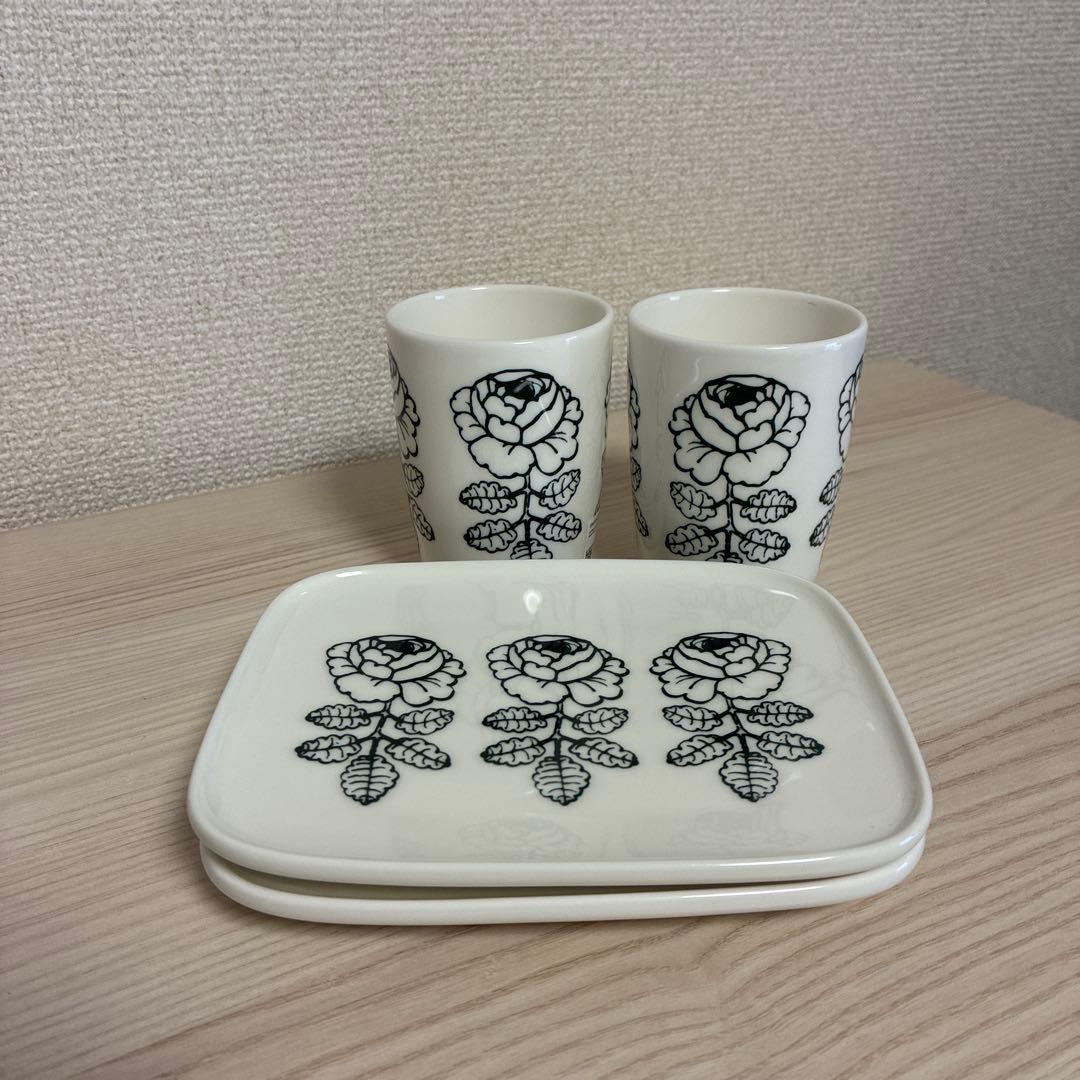 【新品未使用】マリメッコ　ヴィヒキルース ダークグリーン