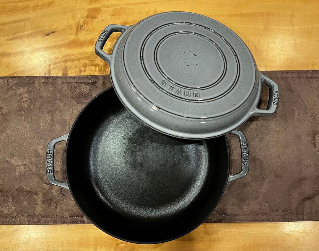 STAUB両手鍋 グレー 約26cm