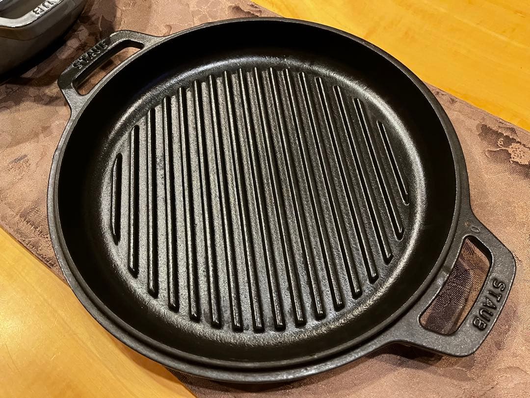 STAUB両手鍋 グレー 約26cm