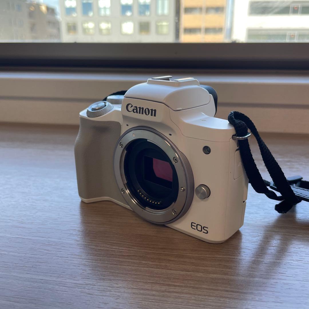 【美品】Canon キャノンEOS Kiss M2 ダブルズームキット　ホワイト
