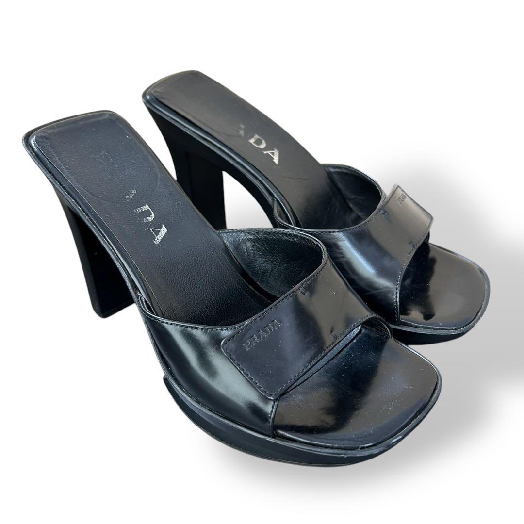 PRADA パテントレザー　ロゴ型押し　ハイヒール　サンダル　黒　22cm相当