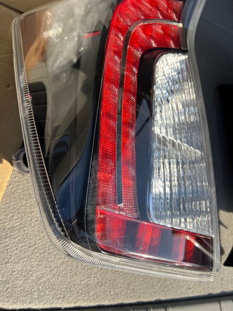 30プリウス　テールランプ　US仕様