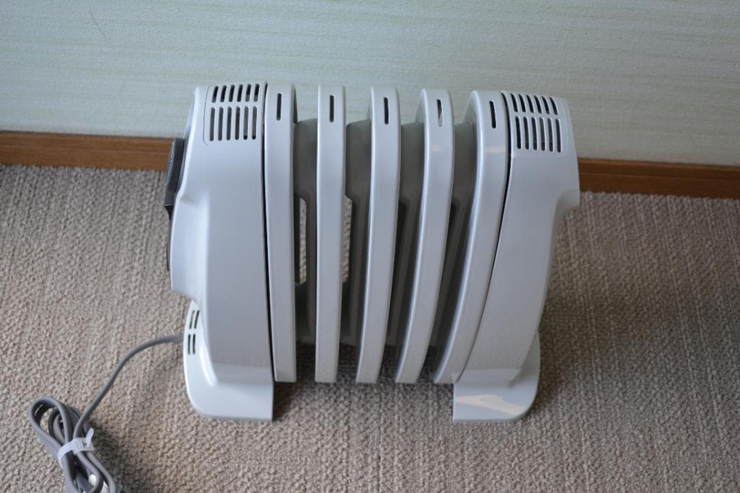 美品デロンギ　ミニオイルヒーター　RHJ01A0505-DW [1~3畳用]