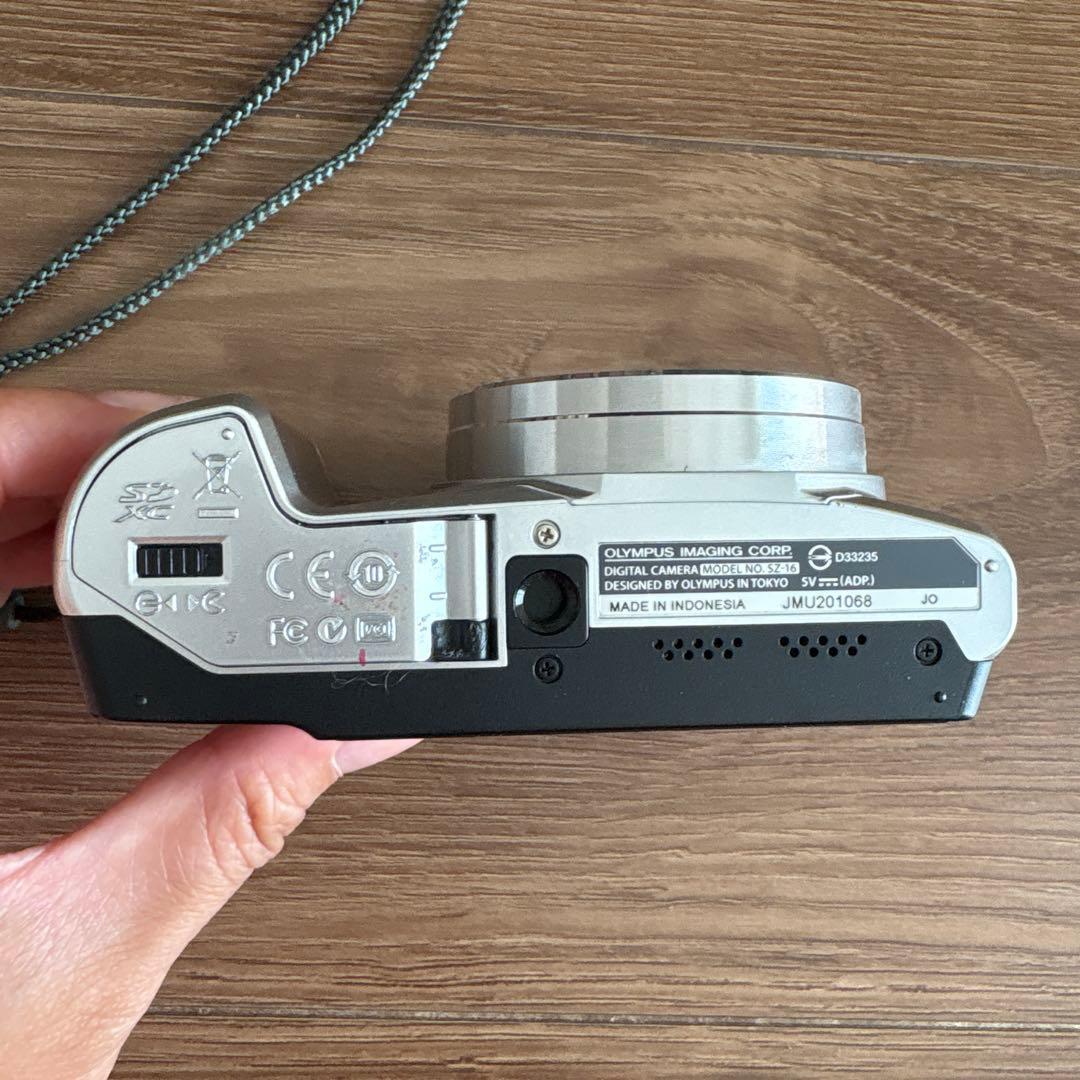オリンパスOLYMPUS STYLUS SZ-16 コンデジ✨