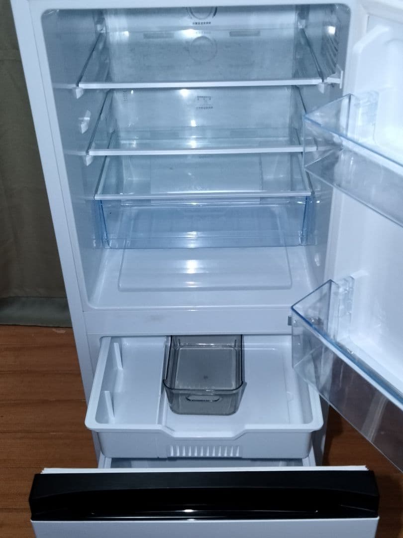 ナップ　地域限定　22年製★ハイセンス 135L 冷蔵庫HR-D13E2W