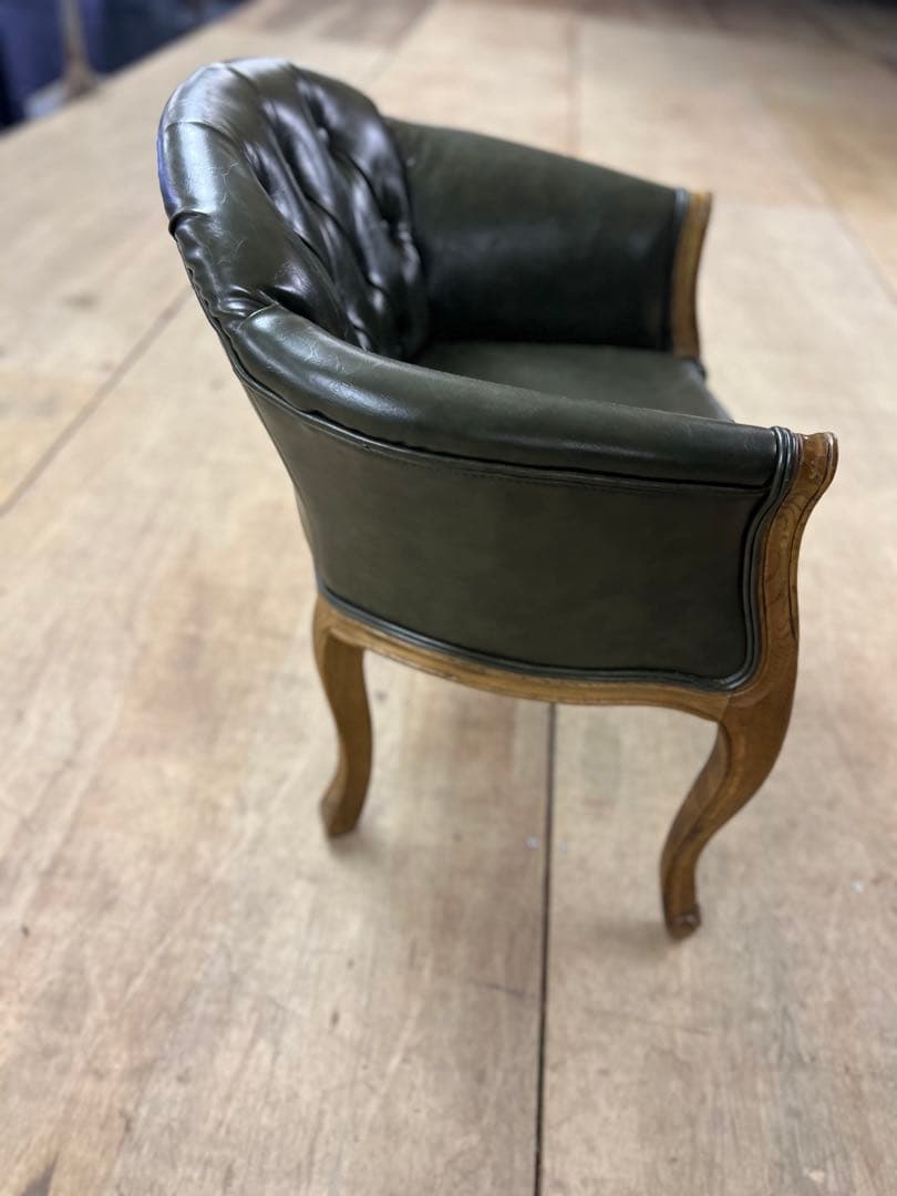 アンティークの一人掛けソファー