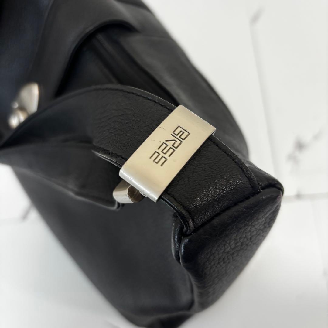 BREE✨レザー　ワンハンドル　ショルダーバッグ　ホーボー　シボ革　ターンロック