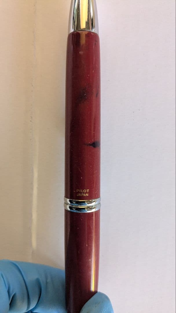 PILOT 赤 万年筆 キャップレス　ペン先18k