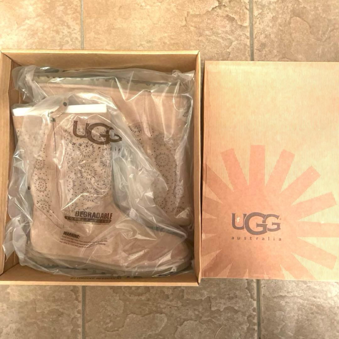 【新品】レア 正規品 UGG ムートンブーツ シープスキン