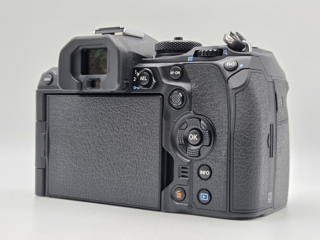 【美品】OLYMPUS OM SYSTEM OM-1 ボディ 1,529ショット