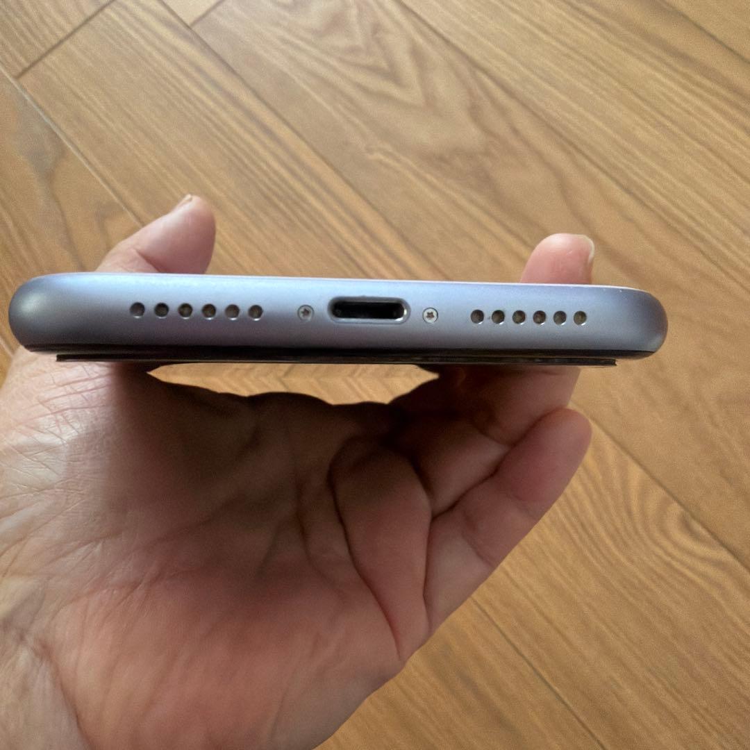 美品Apple iPhone 11 本体 パープル