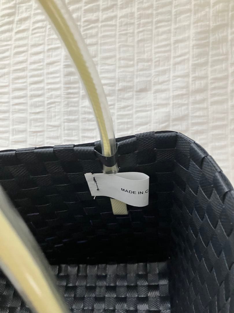 MARNI 編み込みかごバッグ ブラック/マルチカラー