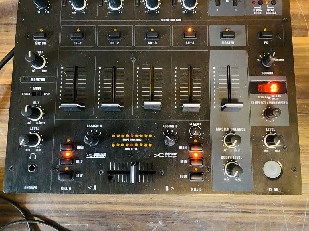 Q3080 BEHRINGER DJ MIXER DJX900USB ミキサー