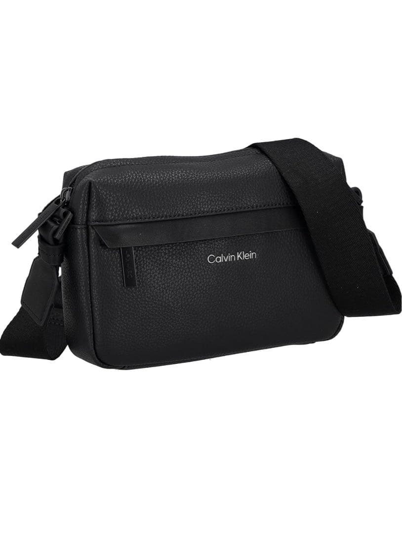   ブラックショルダーバッグ