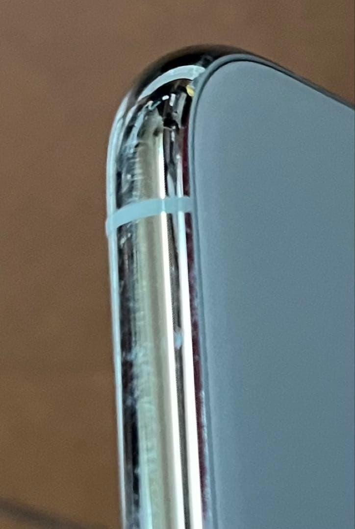 iPhone 11 Pro 64GB シルバー 付属品完備 純正ケース付