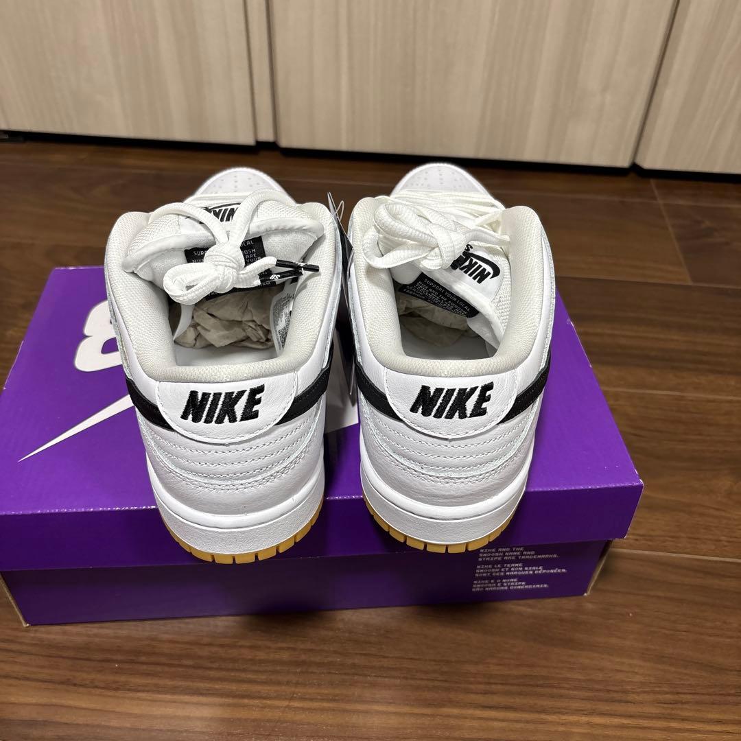 NIKE SB DUNK LOW ホワイトブラック