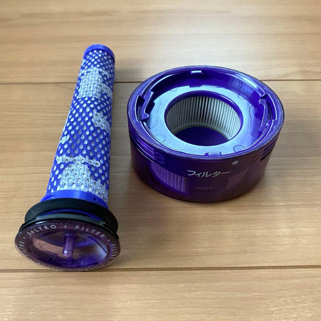 Dyson V8 コードレス掃除機 各種アタッチメント付き ジャンク品