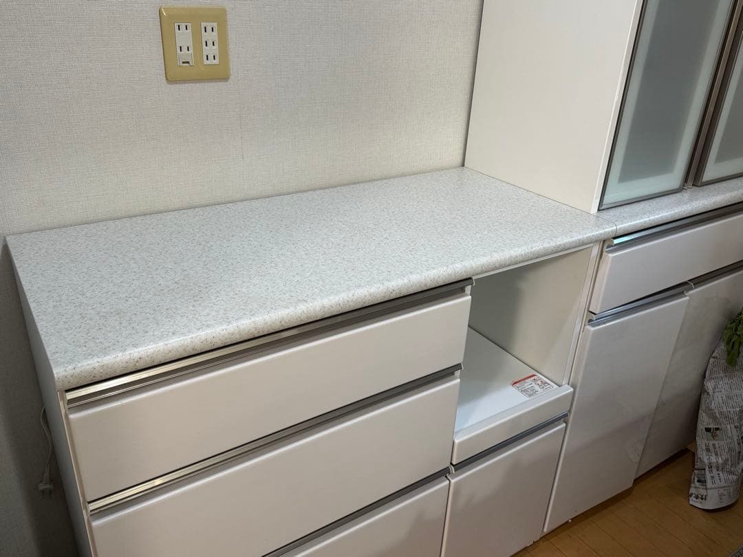 2023年購入ニトリキッチンボードアルミナ100ホワイトカウンター