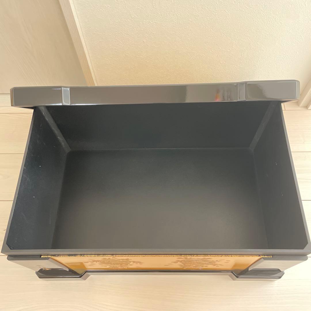 雛人形　親王飾り　収納箱　黒色木製　雛人形飾り台のみ　金色装飾