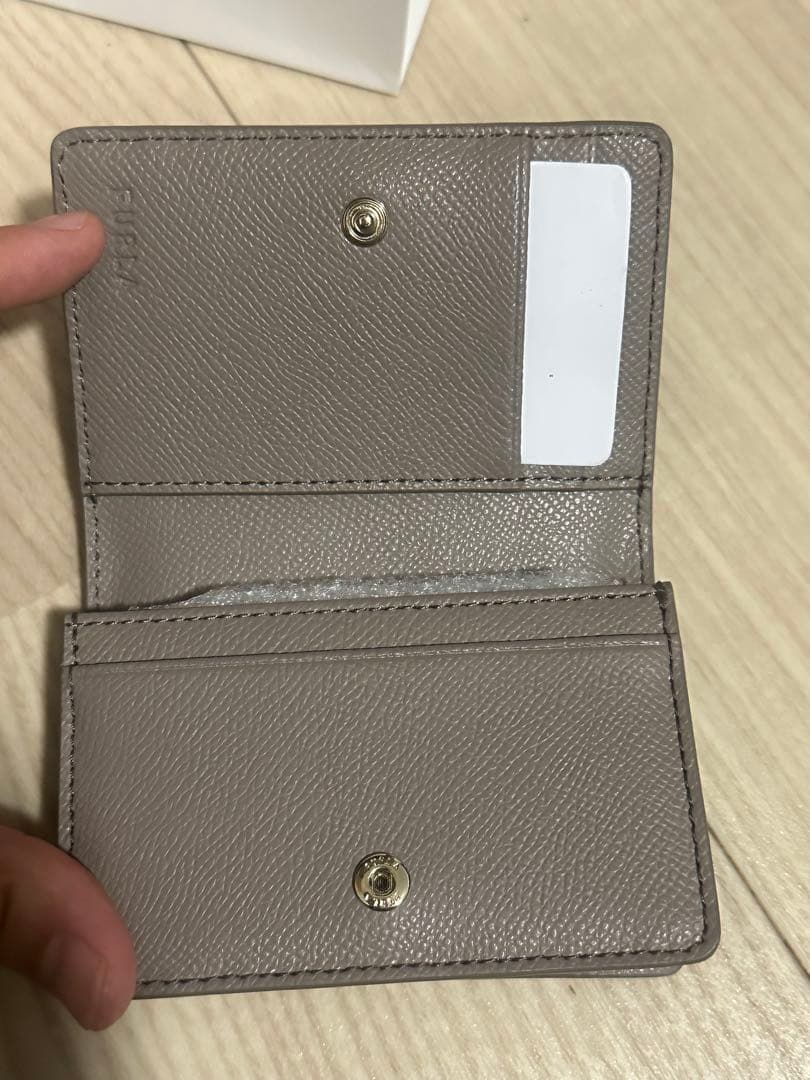 FURLA 名刺入れ グレー