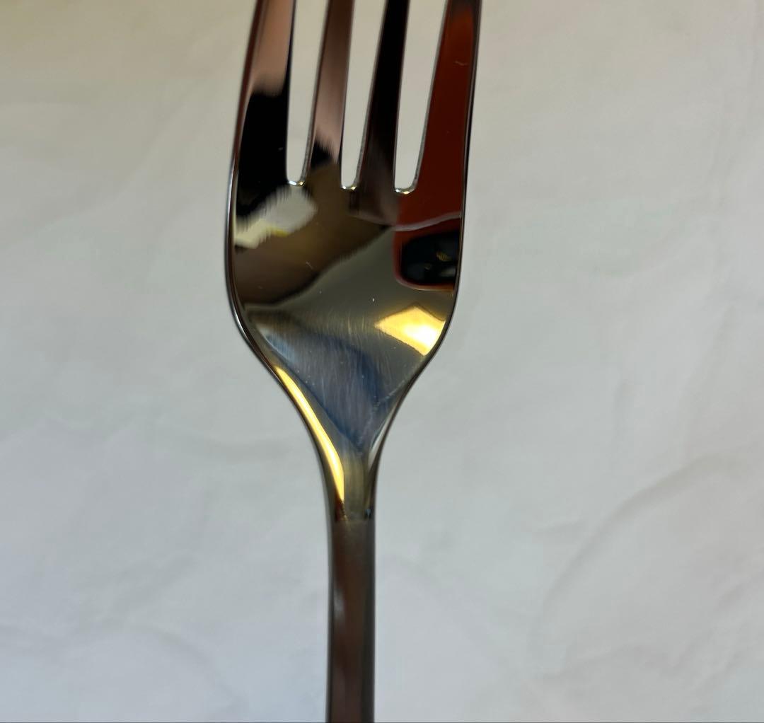 砂　【訳あり未使用】ラッキーウッド 18-12 (26本)カトラリーセット