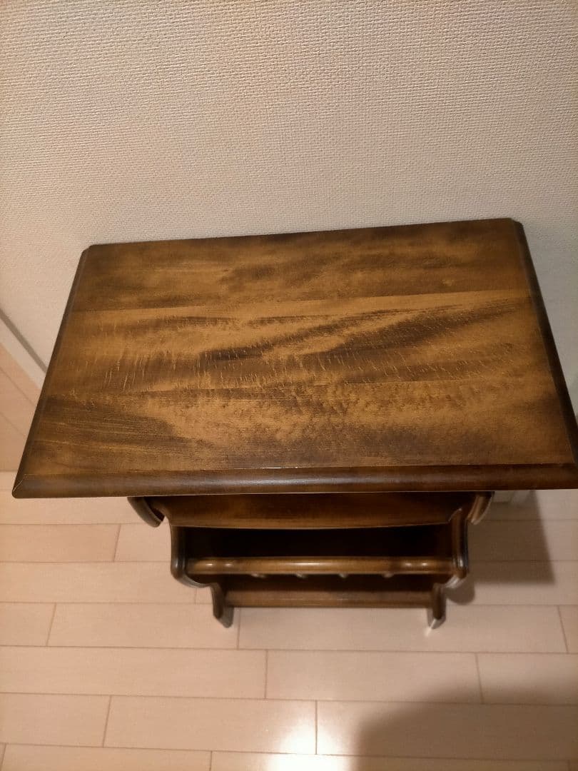 お値段変更です❢❢カリモク　コロニアル、ビンテージなマガジンラック