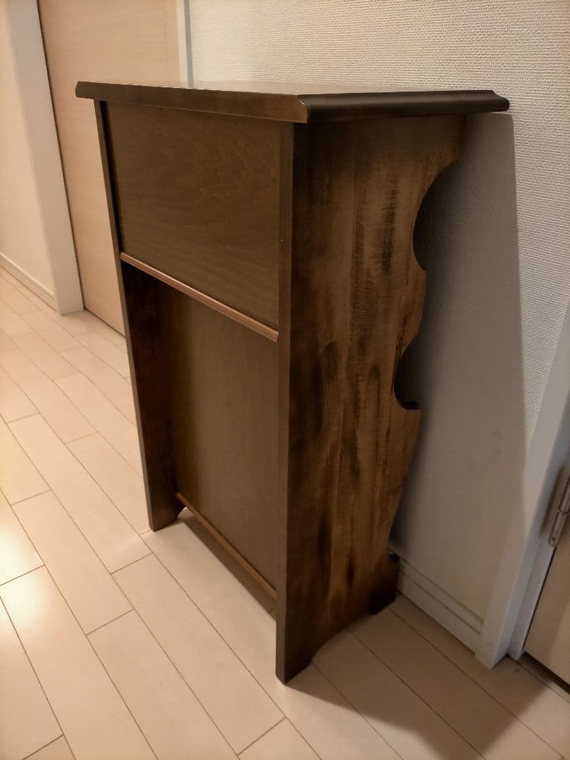 お値段変更です❢❢カリモク　コロニアル、ビンテージなマガジンラック