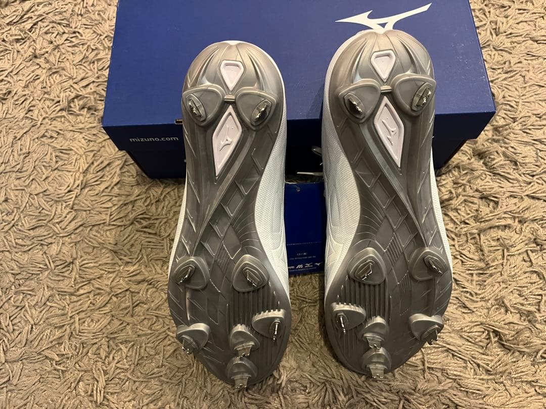 新品未使用Mizuno ライトレボエリート　野球スパイク27.5cm ホワイト