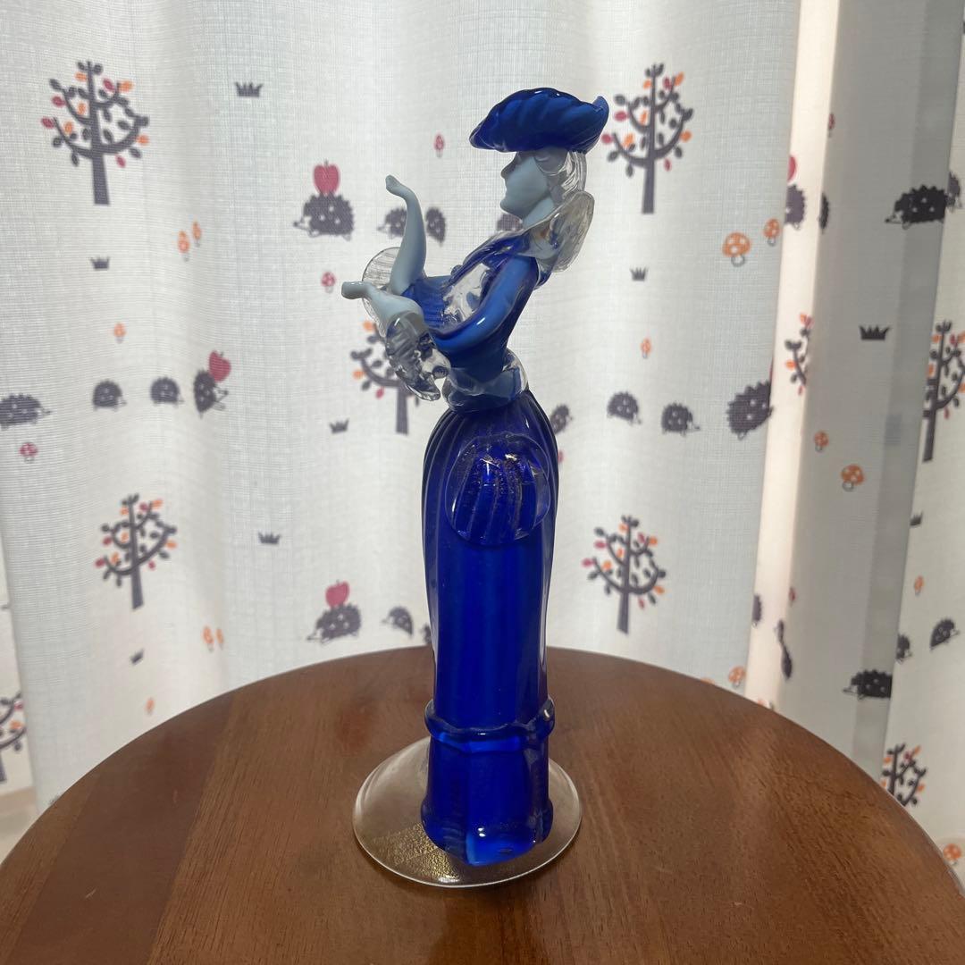 ガラスの置物　貴婦人