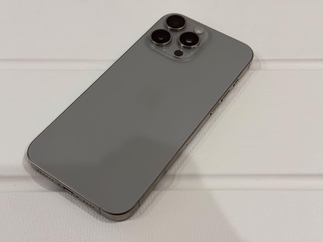 iPhone16 pro max 512GB ナチュラルチタニウム Apple版