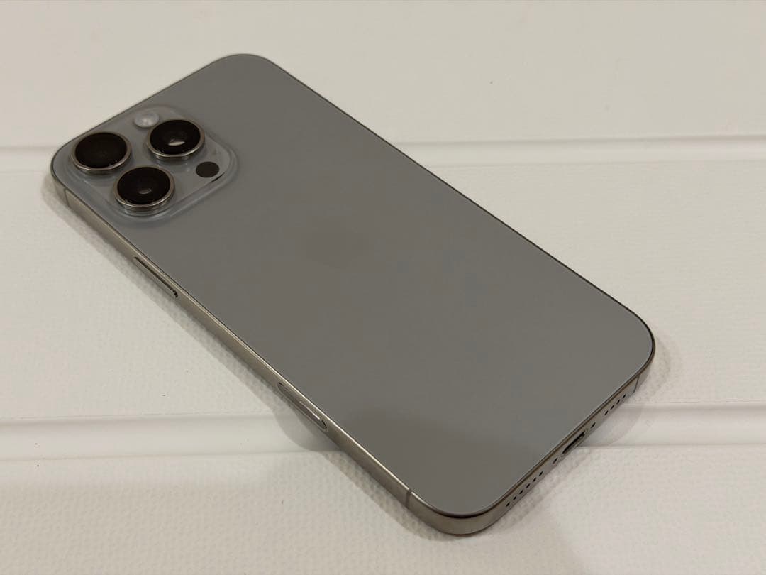 iPhone16 pro max 512GB ナチュラルチタニウム Apple版