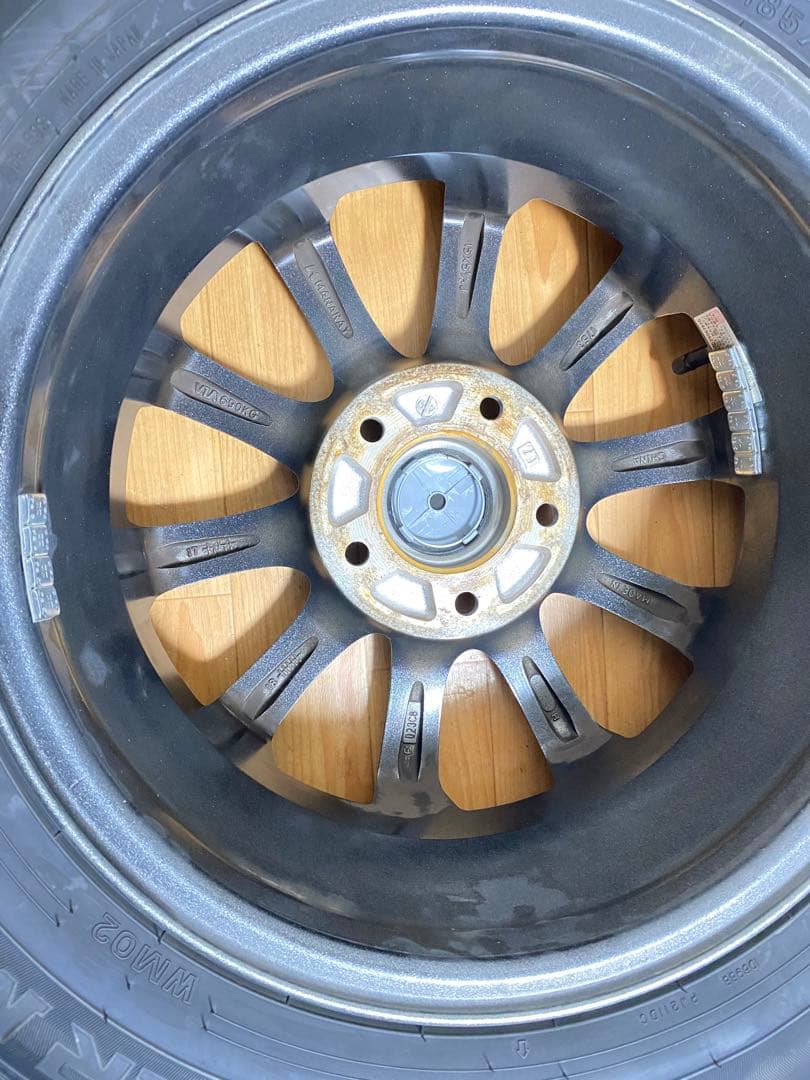 ダンロップ185/65R15冬タイヤホイールセット、タイヤ2024年製、