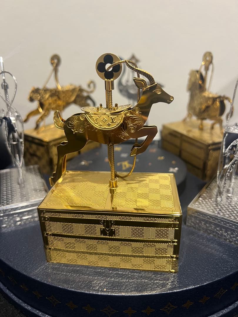 希少 限定品　顧客ホリデーギフト 動物のオブジェ フィギュア　ルイヴィトン