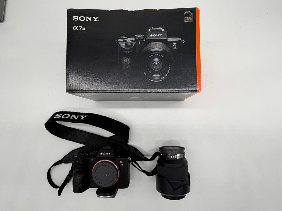 美品　SONY α7 Ⅲ デジタル一眼レフカメラ 本体とレンズ付き