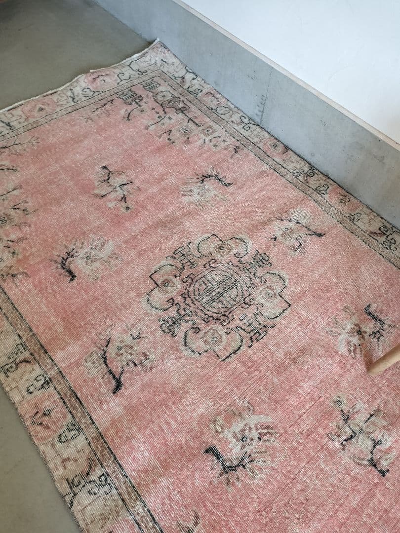 大判/パステルピンクの上品シノワズリラグ　No.745