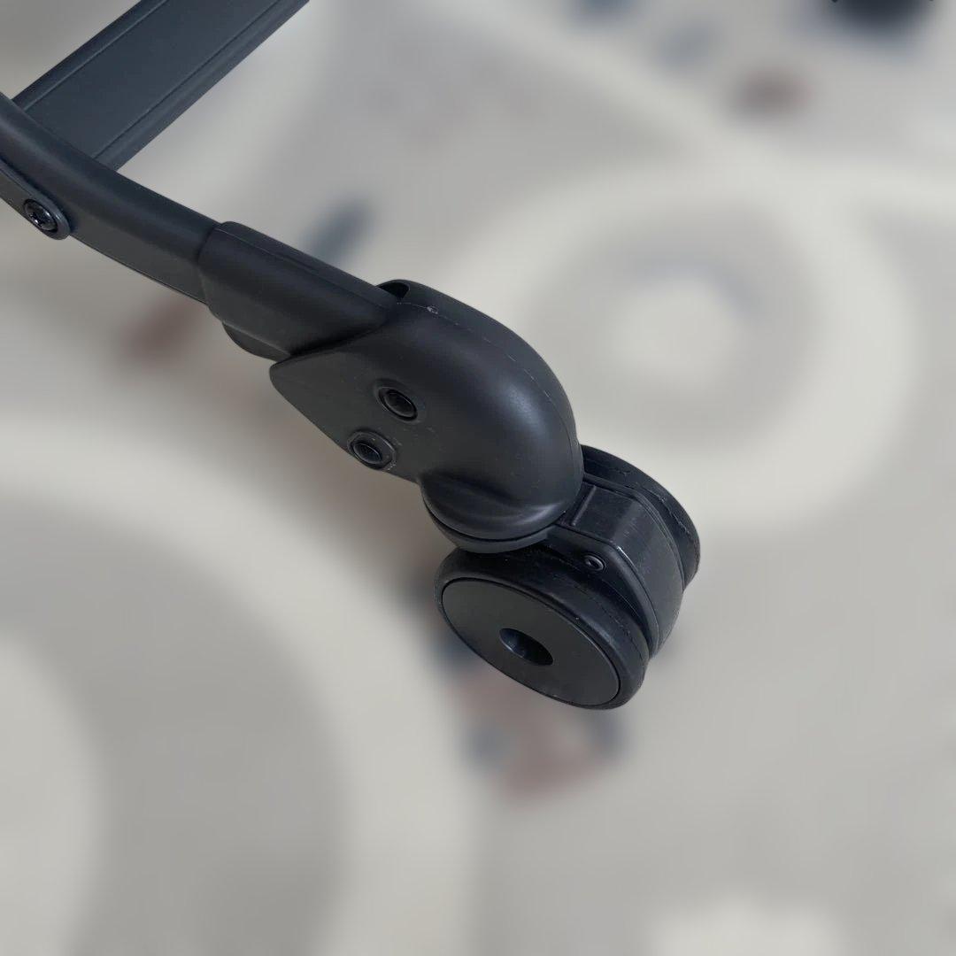 【美品】コンビ　ネムリラオートスウィング