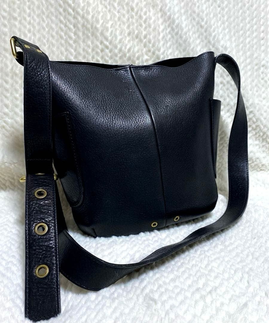 mogumi様 アニエスベー　ショルダーバッグ　本革 レザー 黒 希少